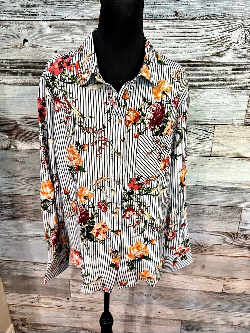 Polly Esther Floral Striped Button Down in White & Black XL